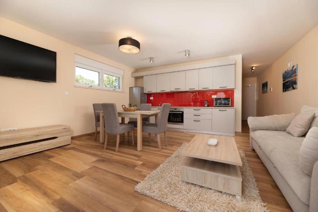 Apartments Marina مالينسكا المظهر الخارجي الصورة